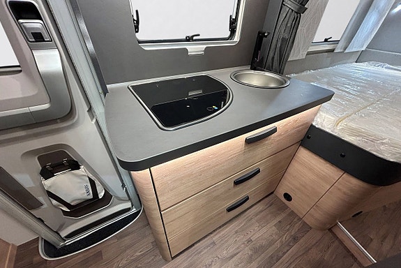 Knaus L!VE TI PLATINUM SELECTION 590 MF AUTOMAT Franskbädd ADAPTIV Farthållare 12 of 30