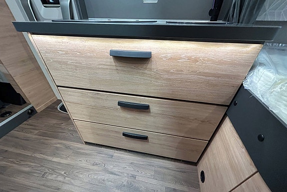 Knaus L!VE TI PLATINUM SELECTION 590 MF AUTOMAT Franskbädd ADAPTIV Farthållare 15 of 30