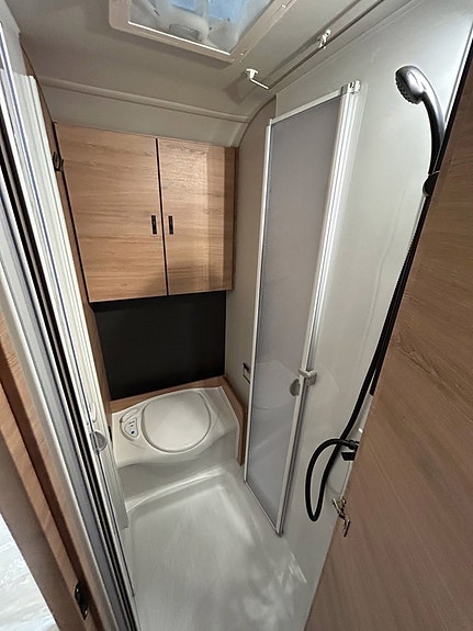 Knaus L!VE TI PLATINUM SELECTION 590 MF AUTOMAT Franskbädd ADAPTIV Farthållare 22 of 30