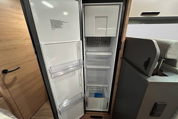 Knaus L!VE TI PLATINUM SELECTION 590 MF AUTOMAT Franskbädd ADAPTIV Farthållare 14 of 30