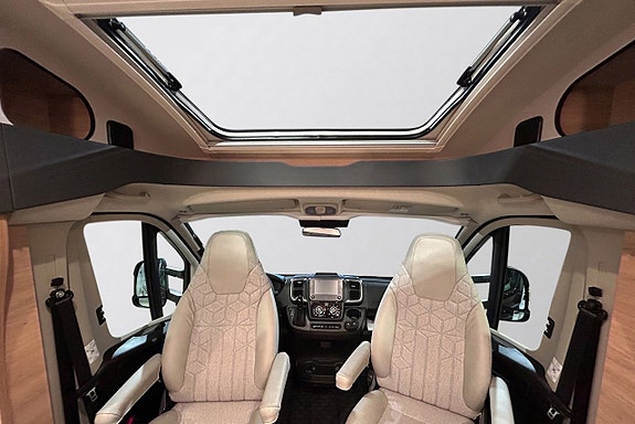 Knaus L!VE TI PLATINUM SELECTION 590 MF AUTOMAT Franskbädd ADAPTIV Farthållare 7 of 30