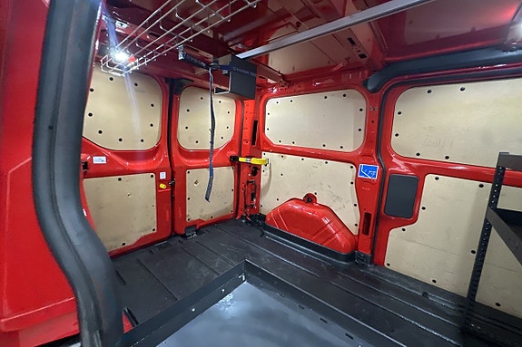 Ford Transit Custom 10 of 23