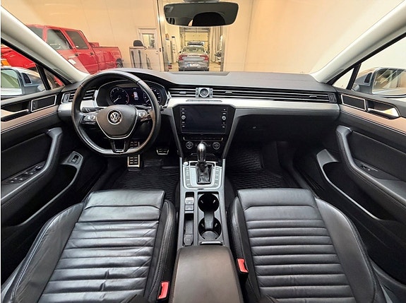 Volkswagen Passat Alltrack 9 of 12