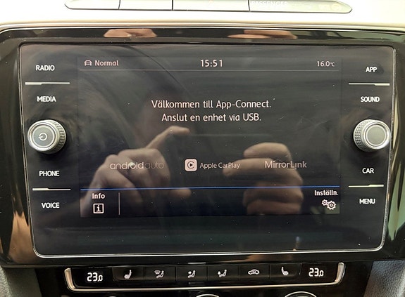 Volkswagen Passat Alltrack 12 of 12