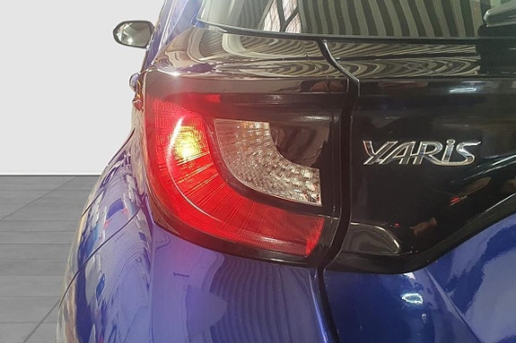 Toyota Yaris 11 of 22