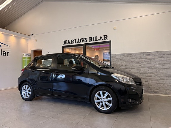 Toyota Yaris 4 of 19