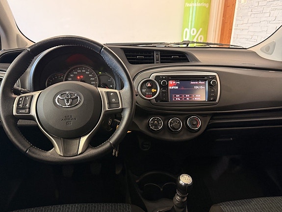 Toyota Yaris 17 of 19