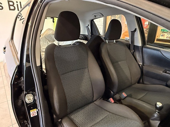 Toyota Yaris 14 of 19
