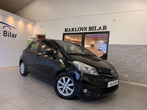 Toyota Yaris 8 of 19