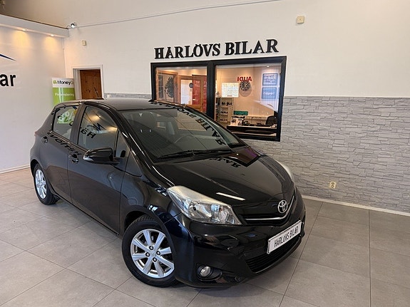 Toyota Yaris 11 of 19