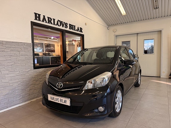 Toyota Yaris 12 of 19