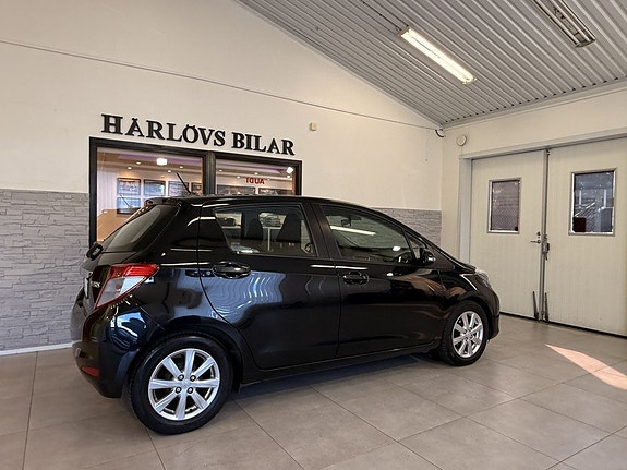 Toyota Yaris 6 of 19