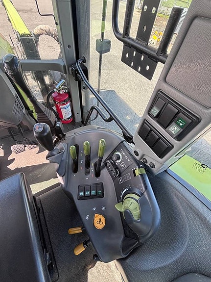 CLAAS ARION 630 C 11 of 12