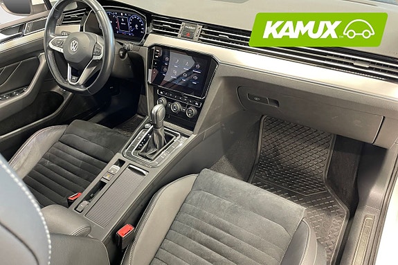 Volkswagen Passat 13 of 20