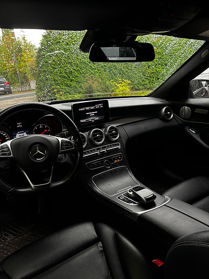 Mercedes-Benz C250 7 of 30