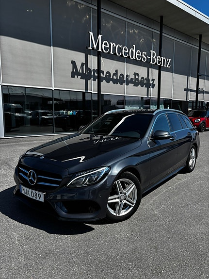 Mercedes-Benz C250 3 of 30