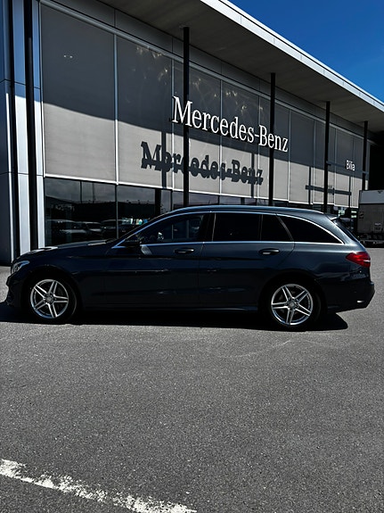 Mercedes-Benz C250 4 of 30