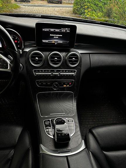 Mercedes-Benz C250 9 of 30