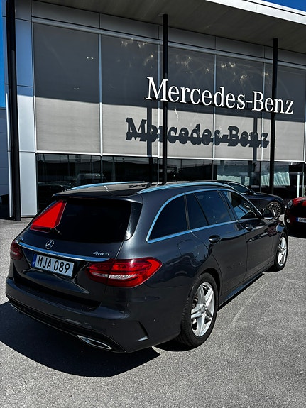 Mercedes-Benz C250 5 of 30