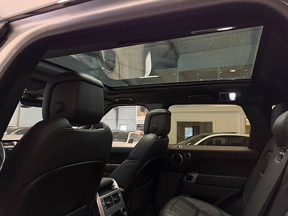 Land Rover Range Rover Sport 17 of 29