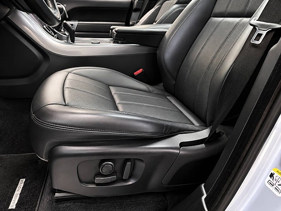 Land Rover Range Rover Sport 15 of 29