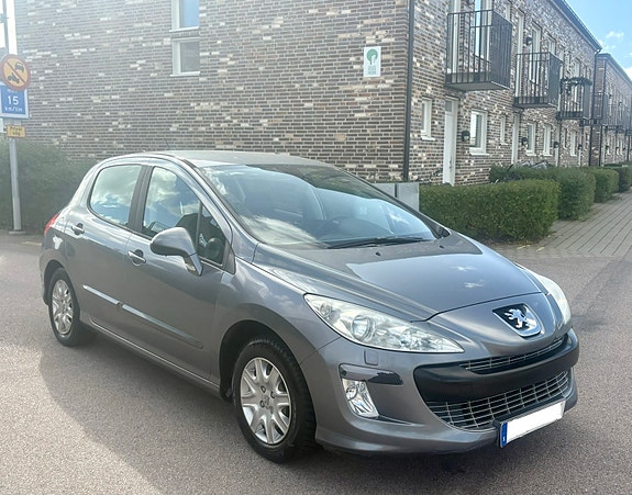 Peugeot 308 2 of 6