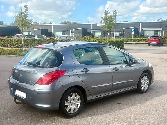 Peugeot 308 4 of 6
