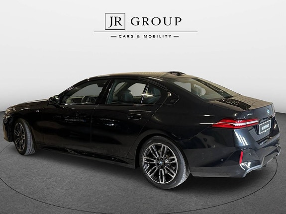 BMW 520d 4 of 12