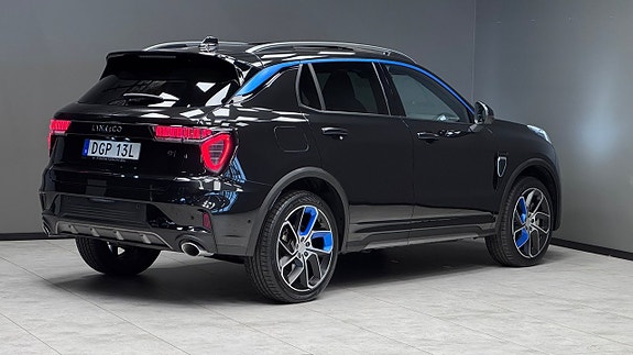 Lynk & Co 01 2 of 23