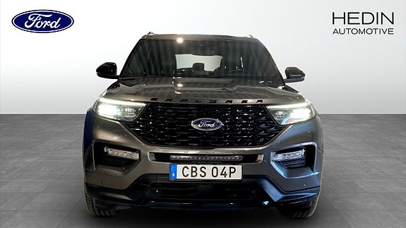 Ford Explorer 8 of 10