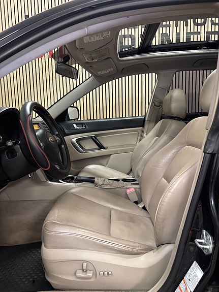SUBARU OUTBACK 2.5 4WD 173 ch 4X4 BVA - CUIR - PANO - ATTELAGE - 261000 KM