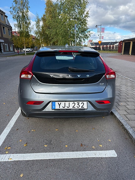 Volvo V40 4 of 6