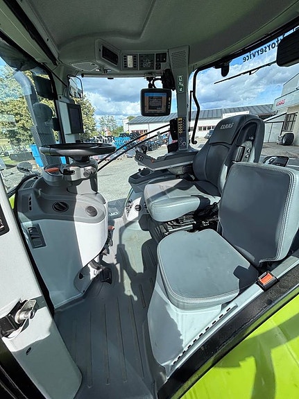 CLAAS ARION 660 CMATIC 10 of 12