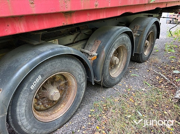 Linktrailer med containerfäste och flisskåp 29 of 30