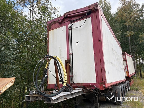 Linktrailer med containerfäste och flisskåp 6 of 30