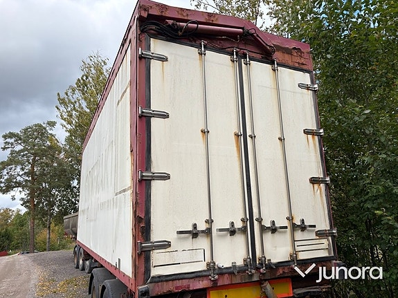 Linktrailer med containerfäste och flisskåp 4 of 30