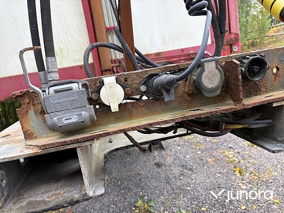 Linktrailer med containerfäste och flisskåp 9 of 30