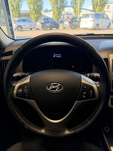 Hyundai i30 9 of 24