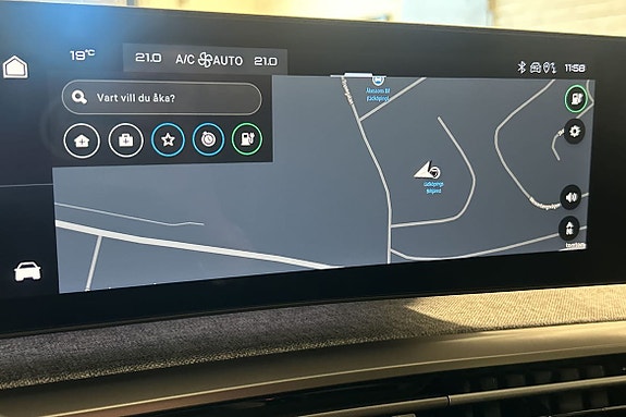 Peugeot e-5008 18 of 28
