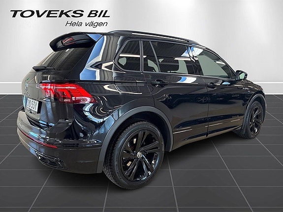 Volkswagen Tiguan 3 of 24