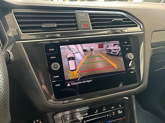Volkswagen Tiguan 19 of 24