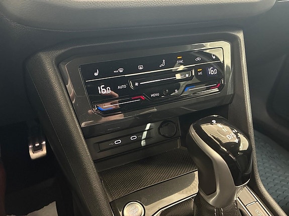 Volkswagen Tiguan 15 of 24