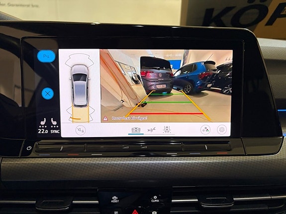 Volkswagen Golf Alltrack 11 of 13