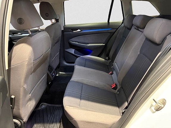 Volkswagen Golf Alltrack 12 of 13