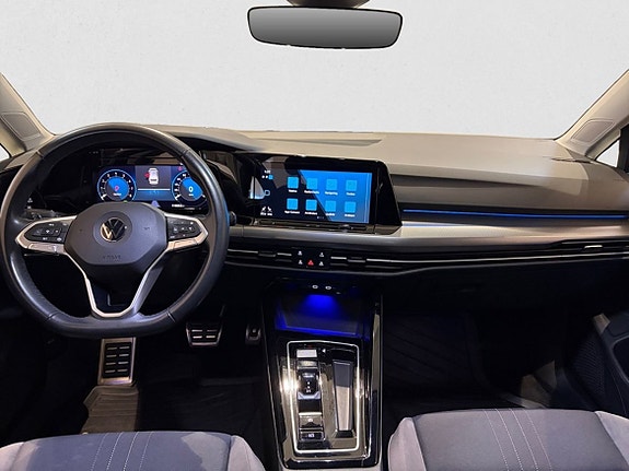 Volkswagen Golf Alltrack 9 of 13