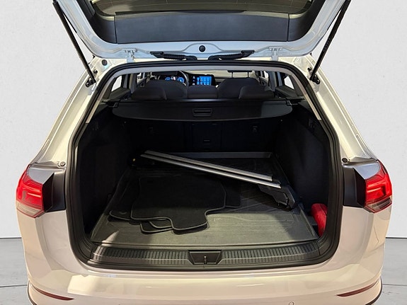 Volkswagen Golf Alltrack 13 of 13