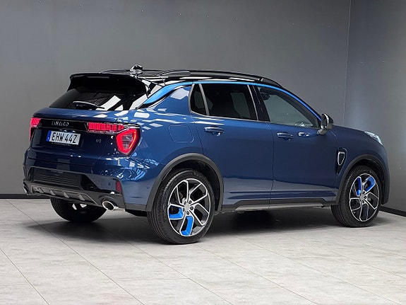 Lynk & Co 01 2 of 20