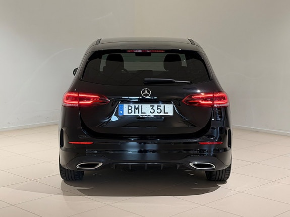 Mercedes-Benz B200 8 of 8