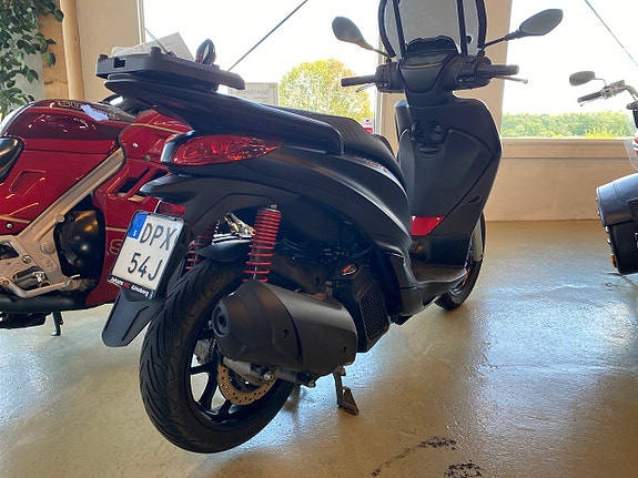Piaggio Medley 125 CC S ABS Uttagen Juni -22 2 of 3