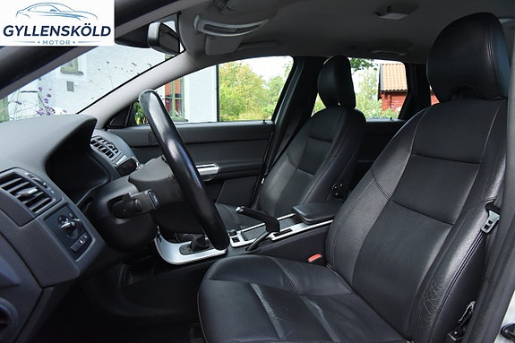 Volvo V50 10 of 15